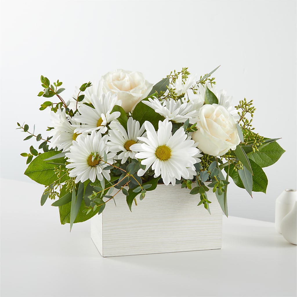 Fresh Linen Box Bouquet – Flowers By Mayra Inc, Freeport NY