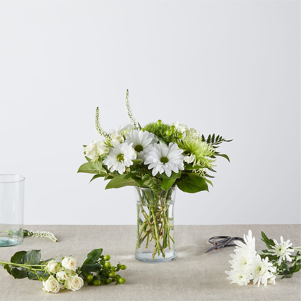 Irish Garden - A Florist Original – Flowers By Mayra Inc, Freeport NY