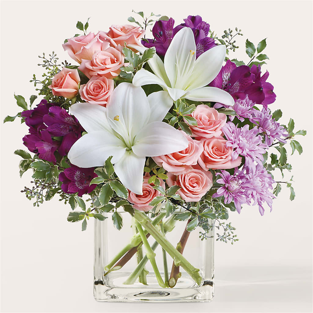 Mani Pedi Bouquet – Flowers By Mayra Inc, Freeport NY