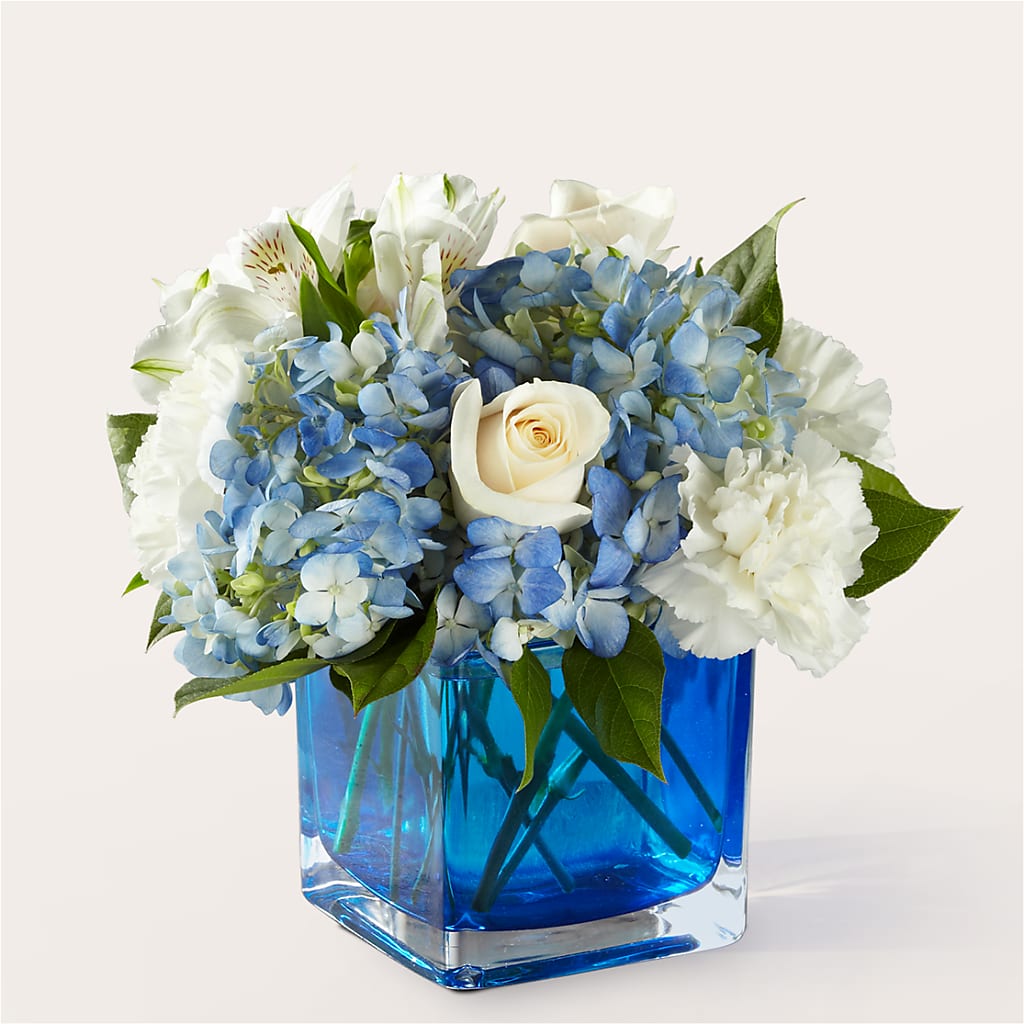 Soothing Waters Bouquet – Flowers By Mayra Inc, Freeport NY