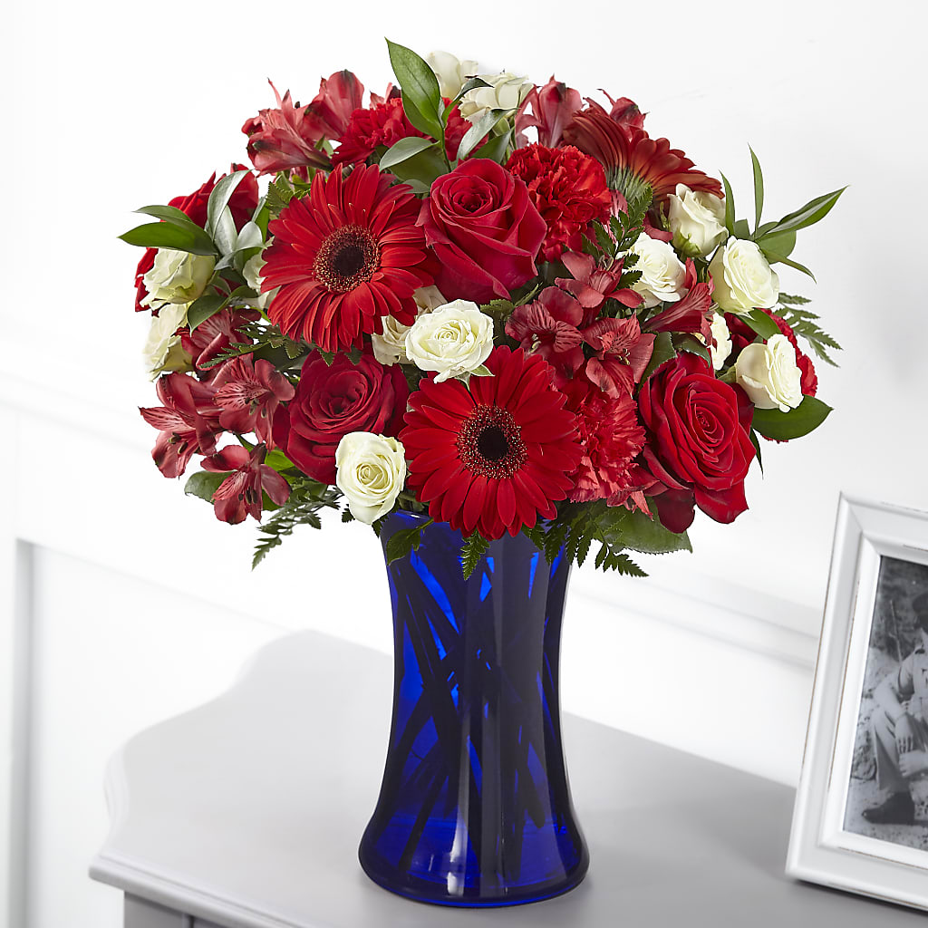 Hearts Embrace Bouquet – Flowers By Mayra Inc, Freeport NY