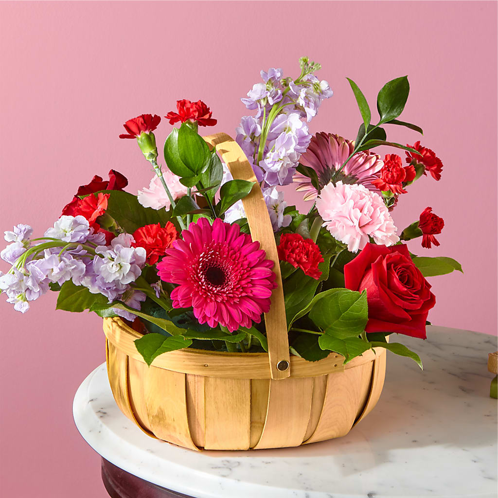 Pink Picnic Basket – Flowers By Mayra Inc, Freeport NY