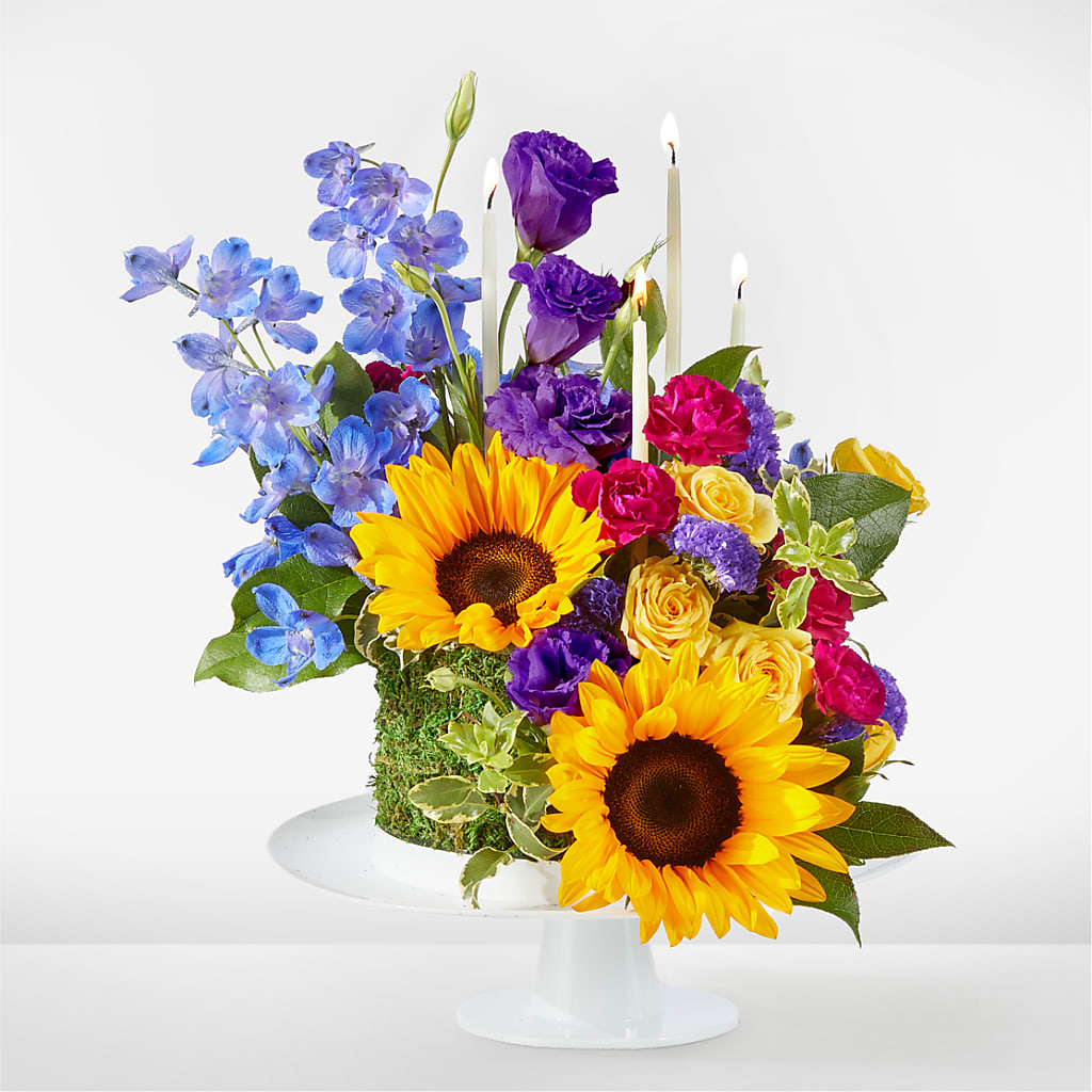 Star of the Day Floral Cake – Flowers By Mayra Inc, Freeport NY
