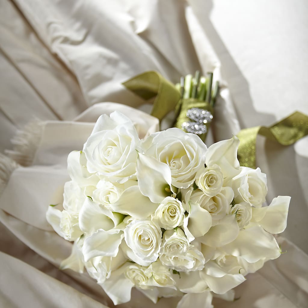 Serene Highness Bouquet – Flowers By Mayra Inc, Freeport NY