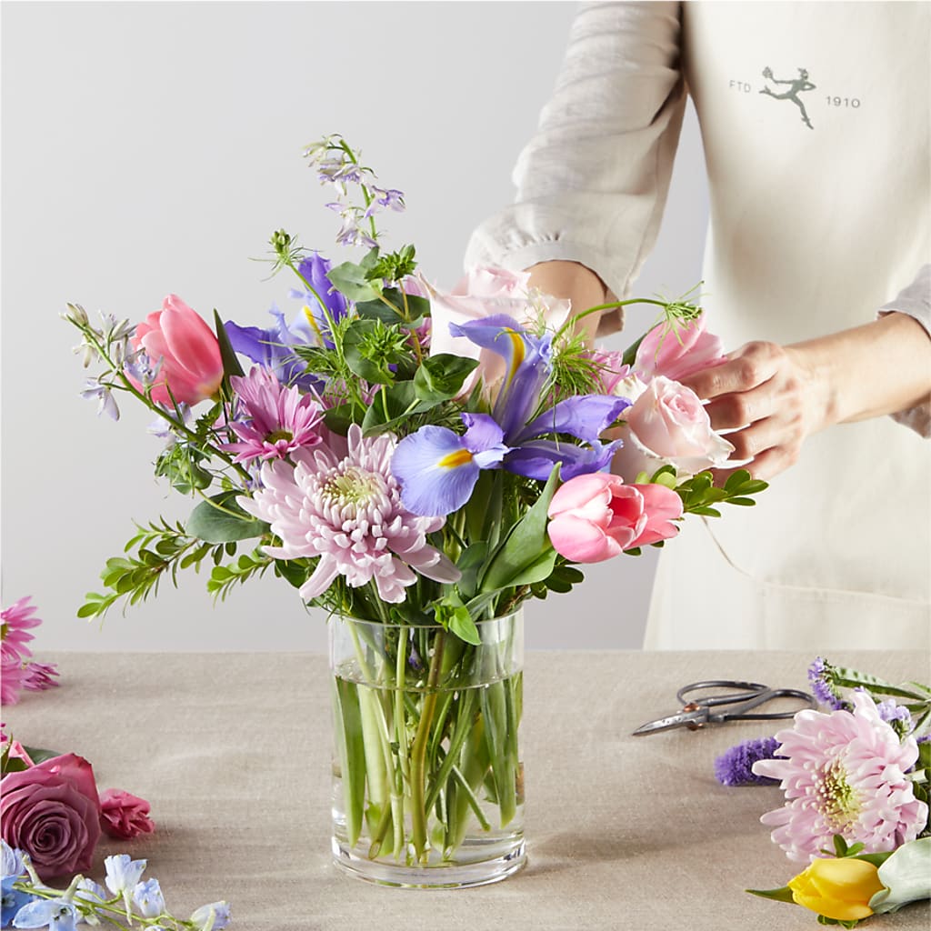 Pastel Tradition - A Florist Original –  Flowers By Mayra Inc, Freeport NY