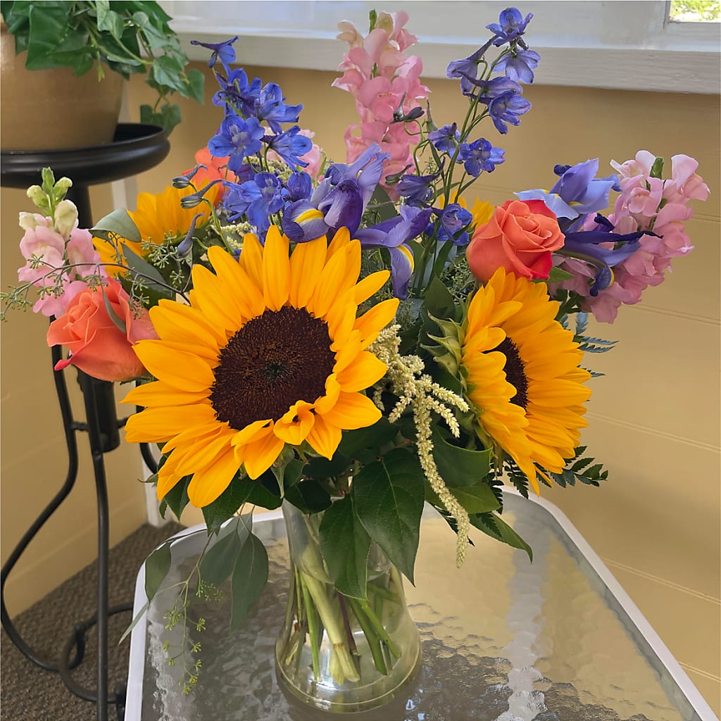 Rays of Life Bouquet –  Flowers By Mayra Inc, Freeport NY