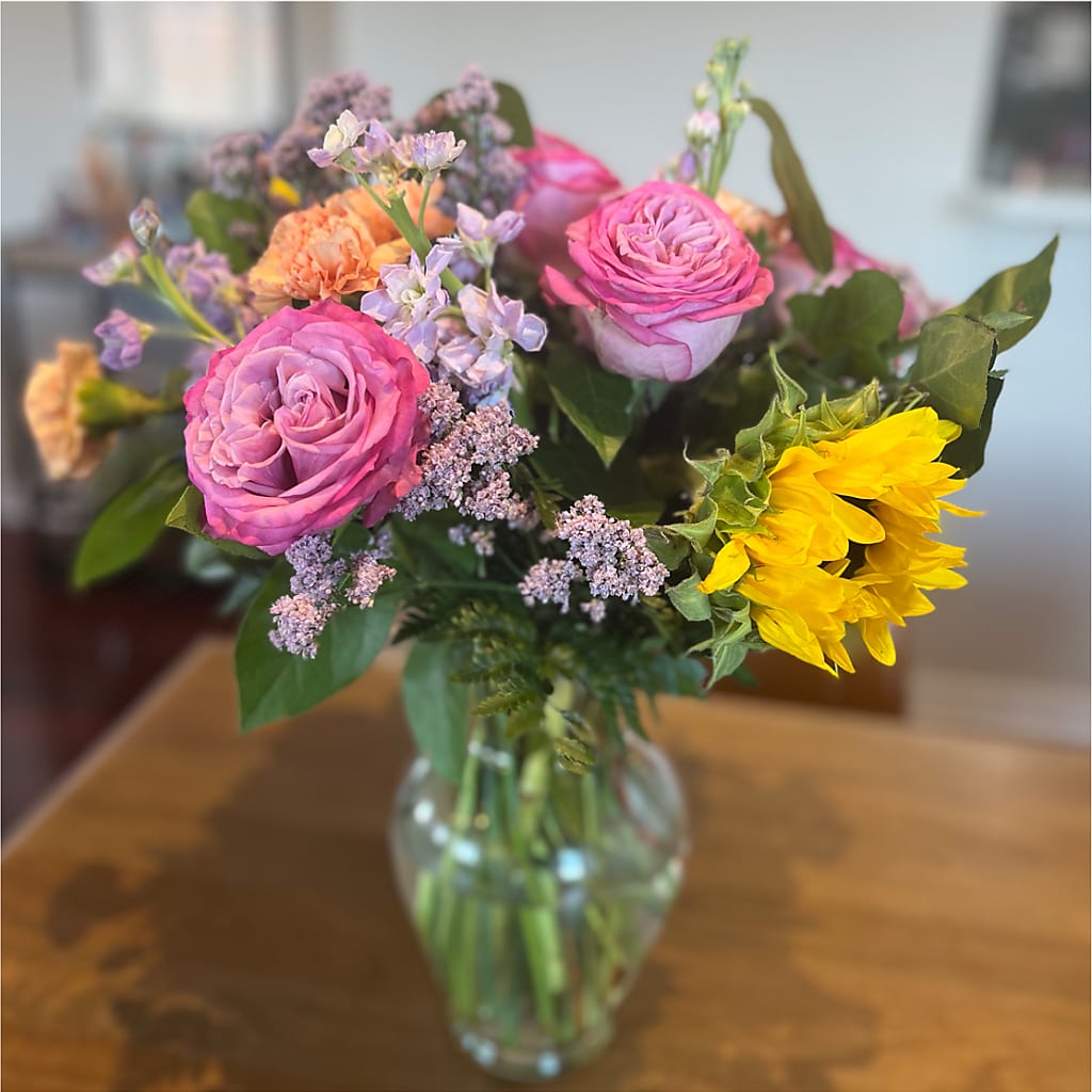 Yellow Brick Road Bouquet –  Flowers By Mayra Inc, Freeport NY