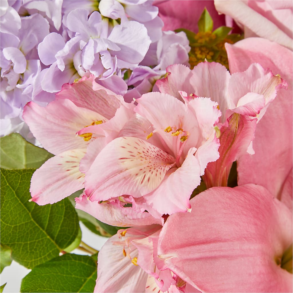 The Crown Jewel Bouquet –  Flowers By Mayra Inc, Freeport NY