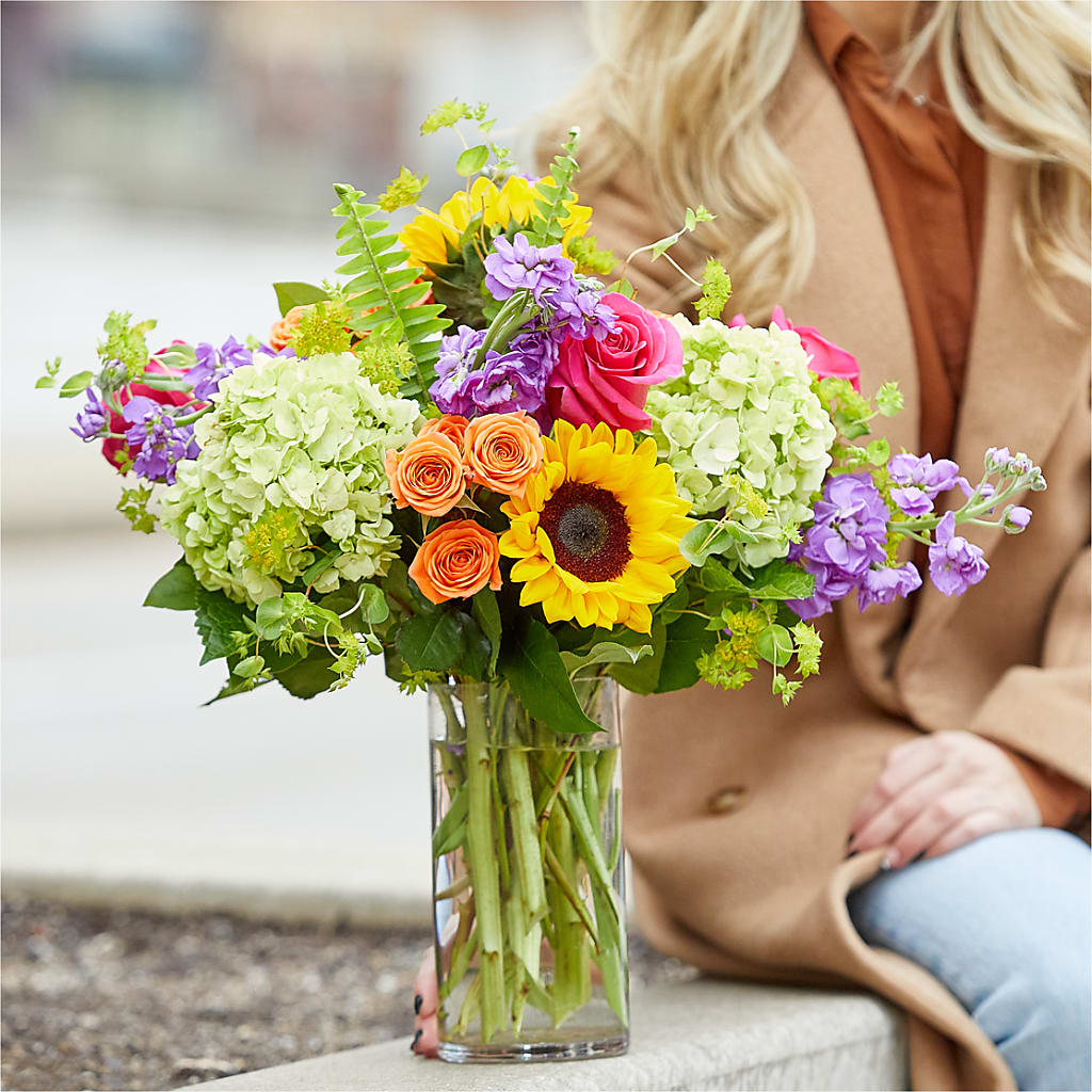 Vibrant Greetings Bouquet –  Flowers By Mayra Inc, Freeport NY